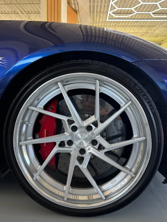 2018 Ferrari GTC4Lusso - Image 6 of 17