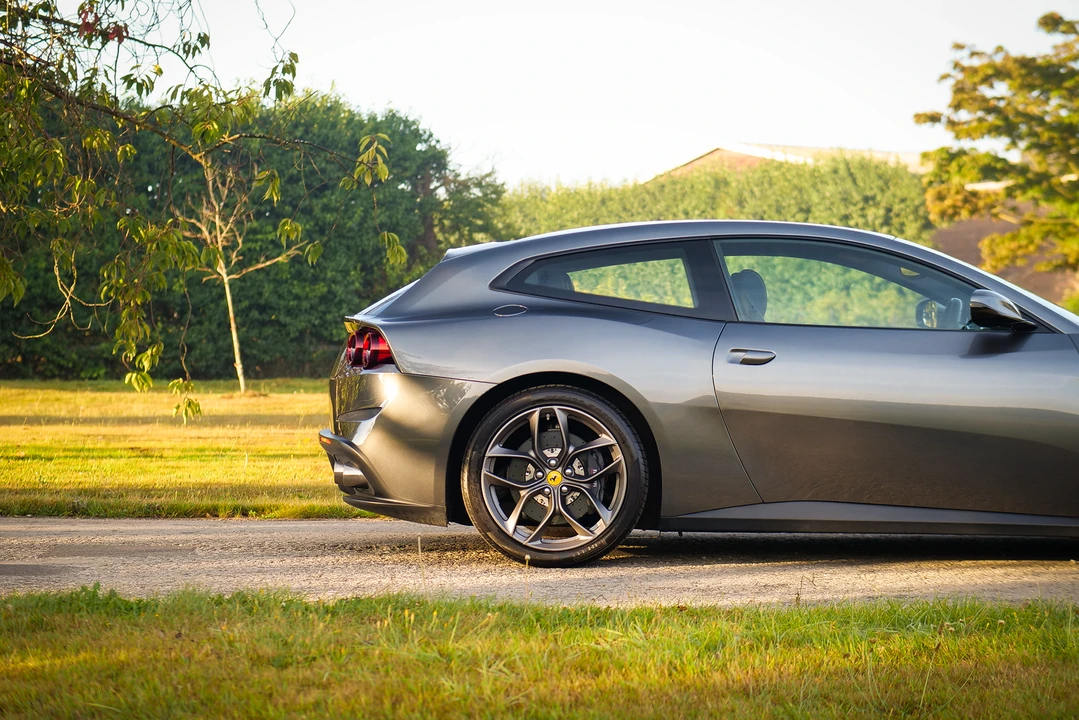 2018 Ferrari GTC4Lusso T - Image 27 of 31
