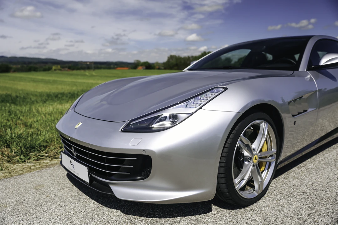 2018 Ferrari GTC4Lusso - Image 26 of 31