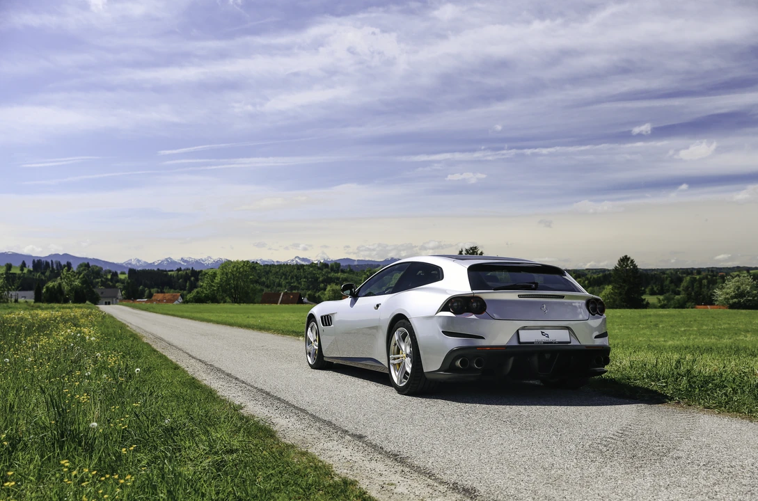 2018 Ferrari GTC4Lusso - Image 5 of 31
