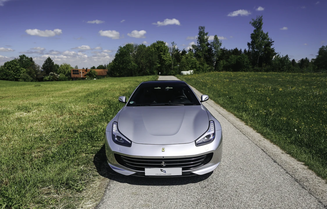 2018 Ferrari GTC4Lusso - Image 10 of 31