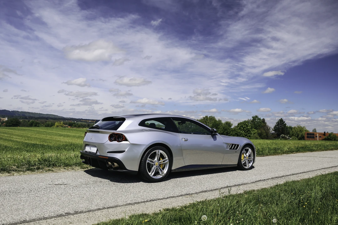2018 Ferrari GTC4Lusso - Image 7 of 31