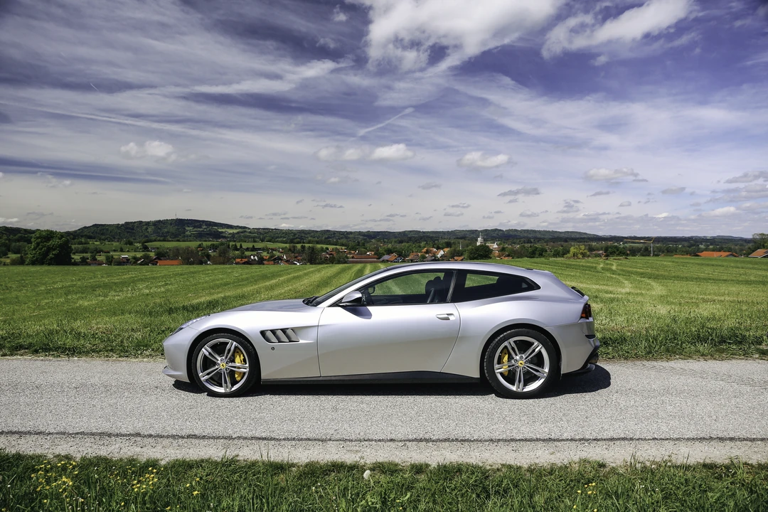 2018 Ferrari GTC4Lusso - Image 4 of 31