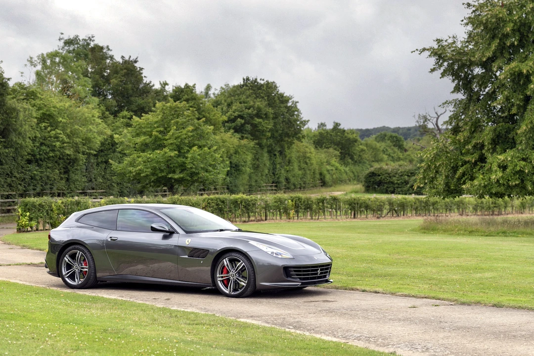 2018 Ferrari GTC4Lusso - Image 17 of 31