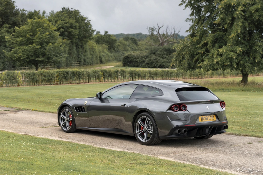 2018 Ferrari GTC4Lusso - Image 26 of 31