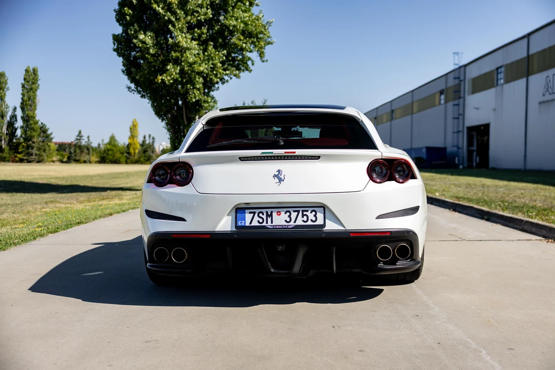 2018 Ferrari GTC4Lusso - Image 6 of 31