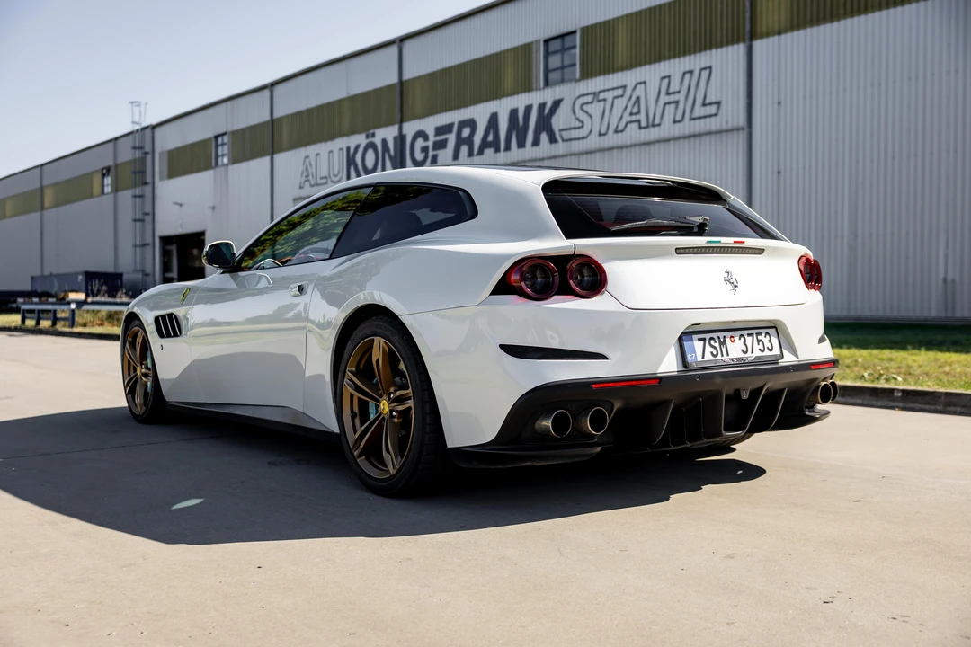 2018 Ferrari GTC4Lusso - Image 7 of 31