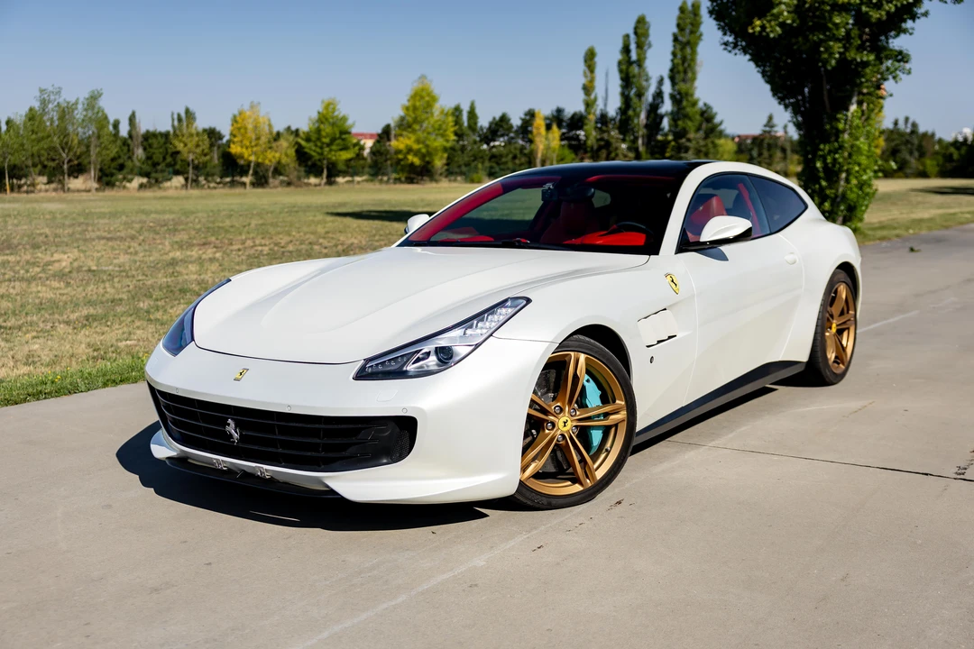 2018 Ferrari GTC4Lusso - Image 15 of 31