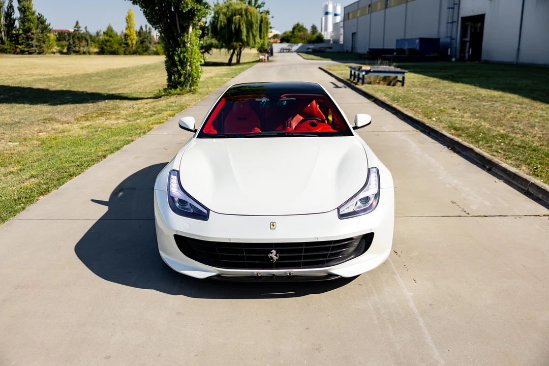 2018 Ferrari GTC4Lusso - Image 10 of 31