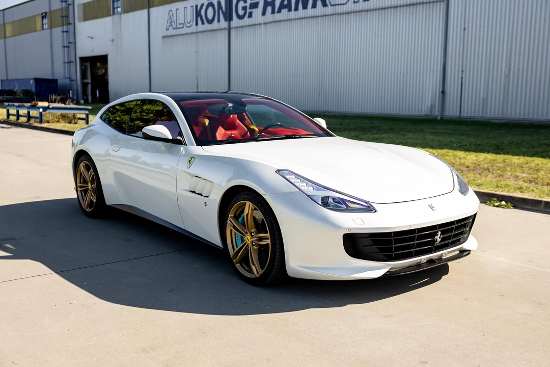 2018 Ferrari GTC4Lusso - Image 11 of 31