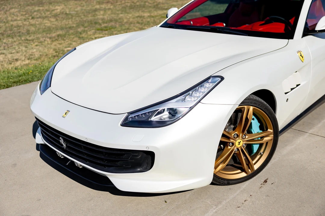 2018 Ferrari GTC4Lusso - Image 16 of 31