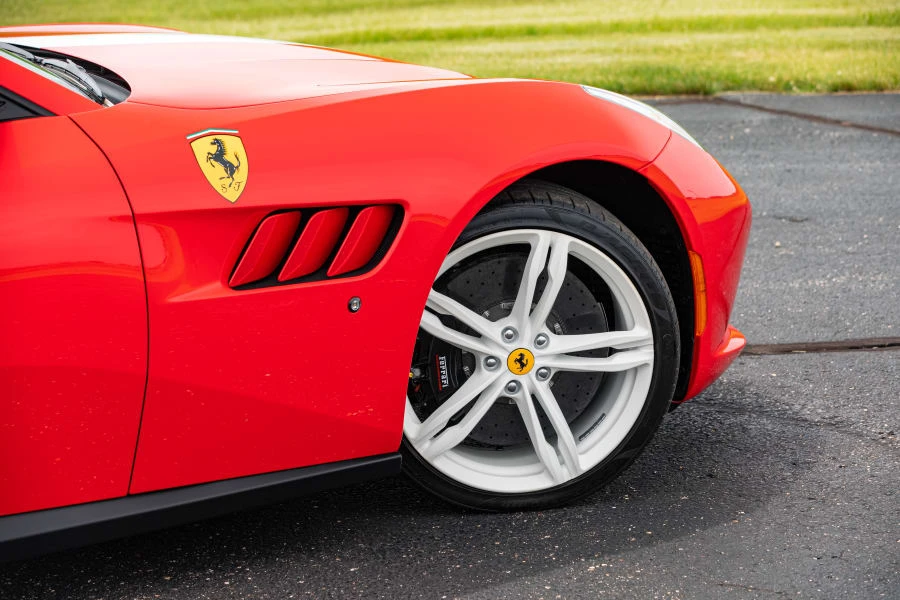2018 Ferrari GTC4Lusso - Image 9 of 31