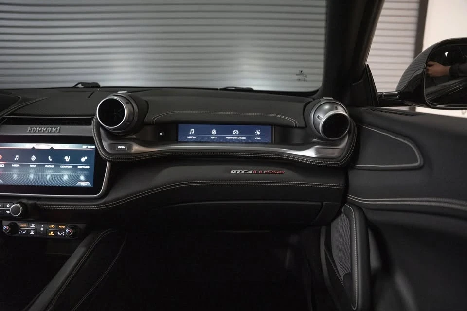 2018 Ferrari GTC4Lusso - Image 17 of 19