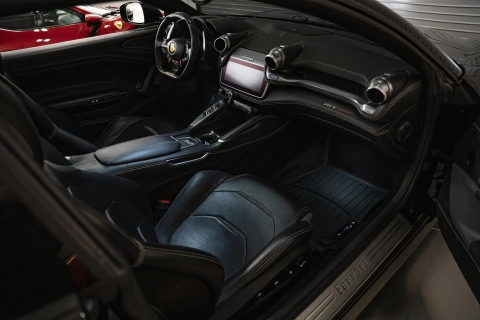 2018 Ferrari GTC4Lusso - Image 16 of 19