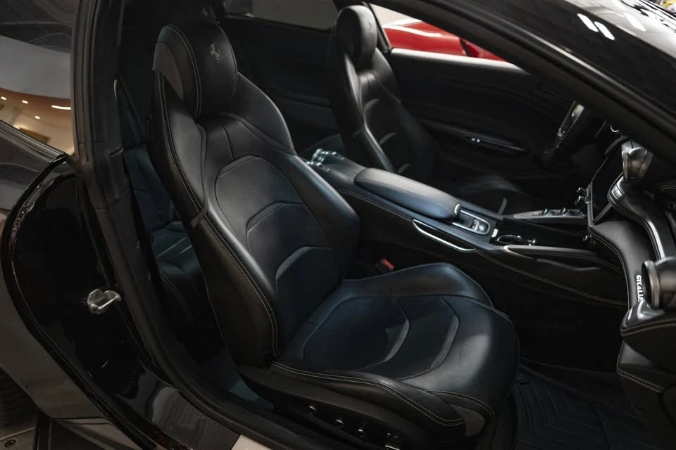 2018 Ferrari GTC4Lusso - Image 15 of 19
