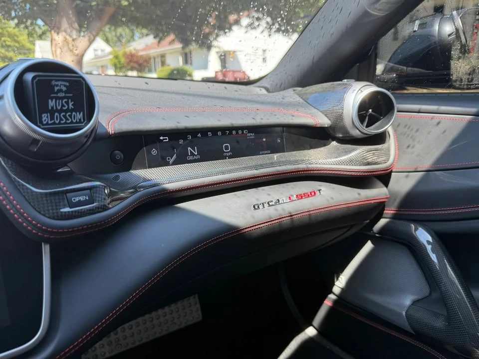 2018 Ferrari GTC4Lusso T - Image 11 of 15