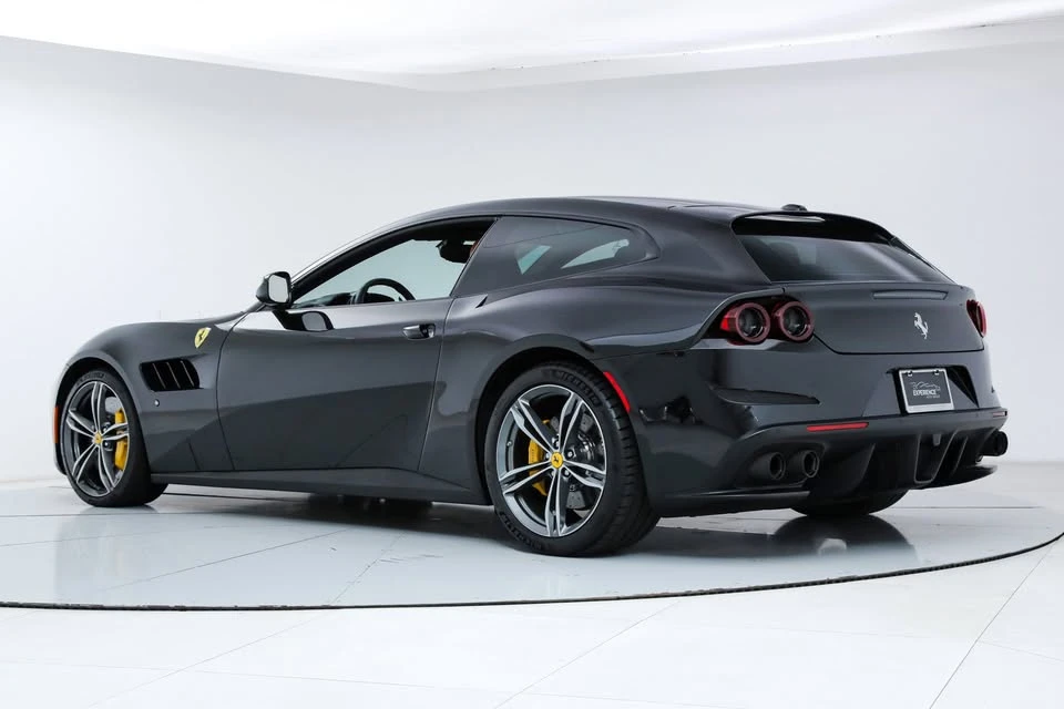 2018 Ferrari GTC4Lusso - Image 3 of 8