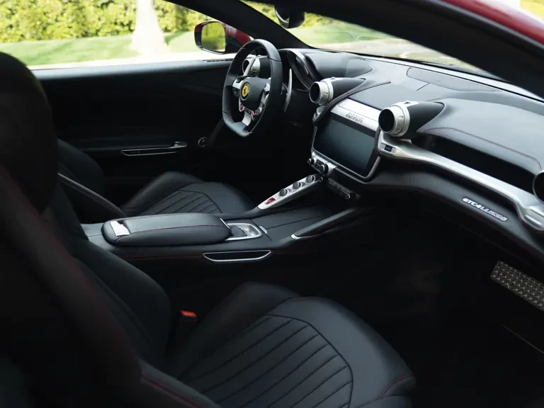 2018 Ferrari GTC4Lusso - Image 11 of 31
