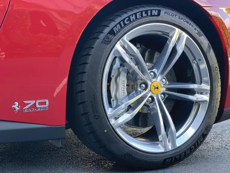 2018 Ferrari GTC4Lusso - Image 7 of 17