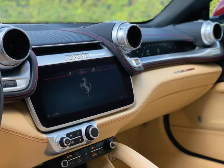 2018 Ferrari GTC4Lusso - Image 11 of 17