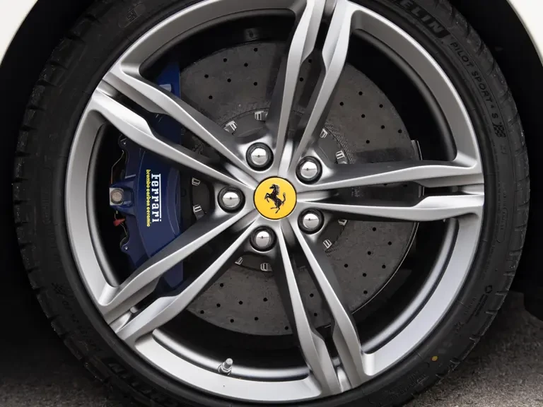 2018 Ferrari GTC4Lusso - Image 25 of 31