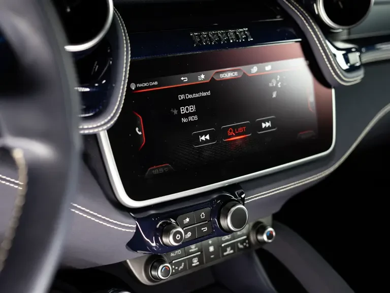 2018 Ferrari GTC4Lusso - Image 19 of 31