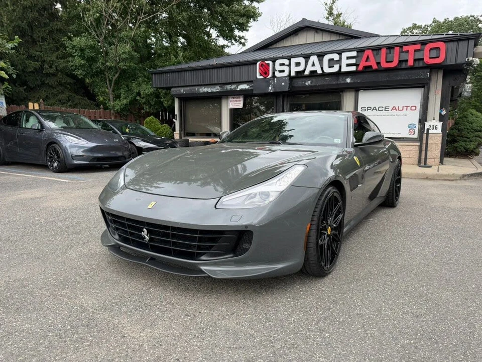 2018 Ferrari GTC4Lusso - Image 2 of 31