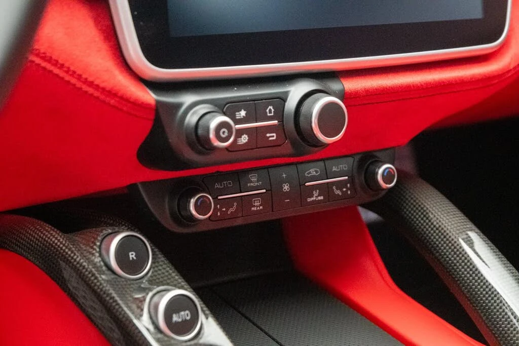 2018 Ferrari GTC4Lusso - Image 24 of 31