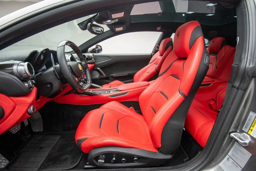2018 Ferrari GTC4Lusso - Image 12 of 31