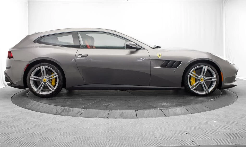 2018 Ferrari GTC4Lusso - Image 2 of 31