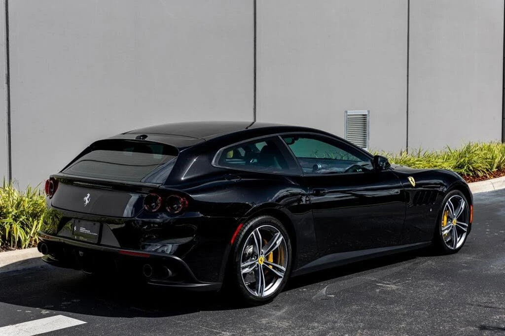 2018 Ferrari GTC4Lusso - Image 4 of 31