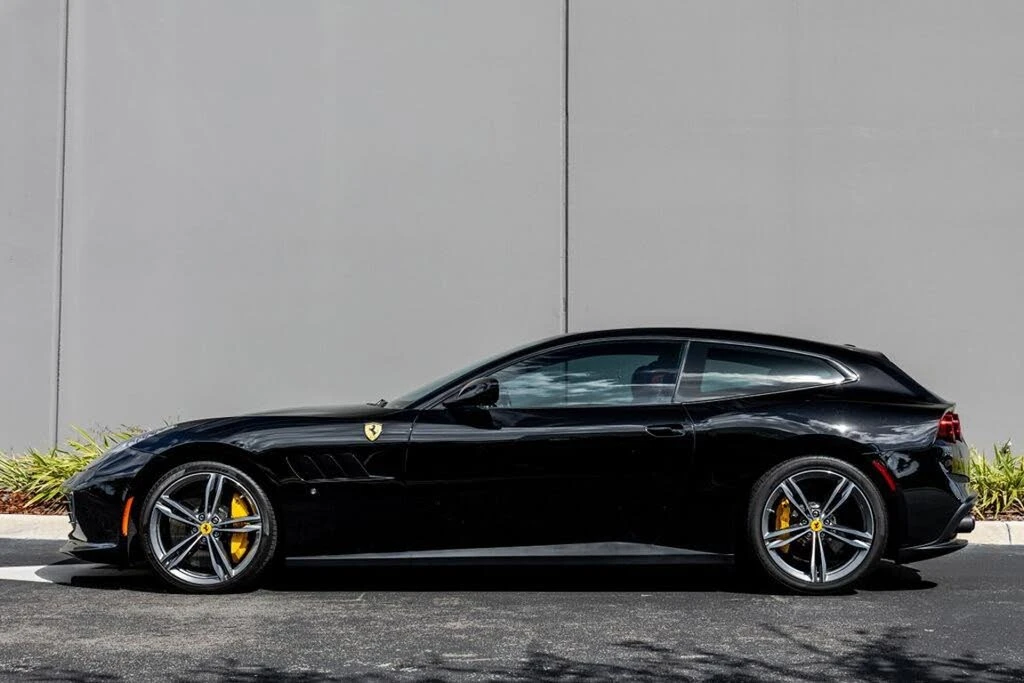 2018 Ferrari GTC4Lusso - Image 2 of 31