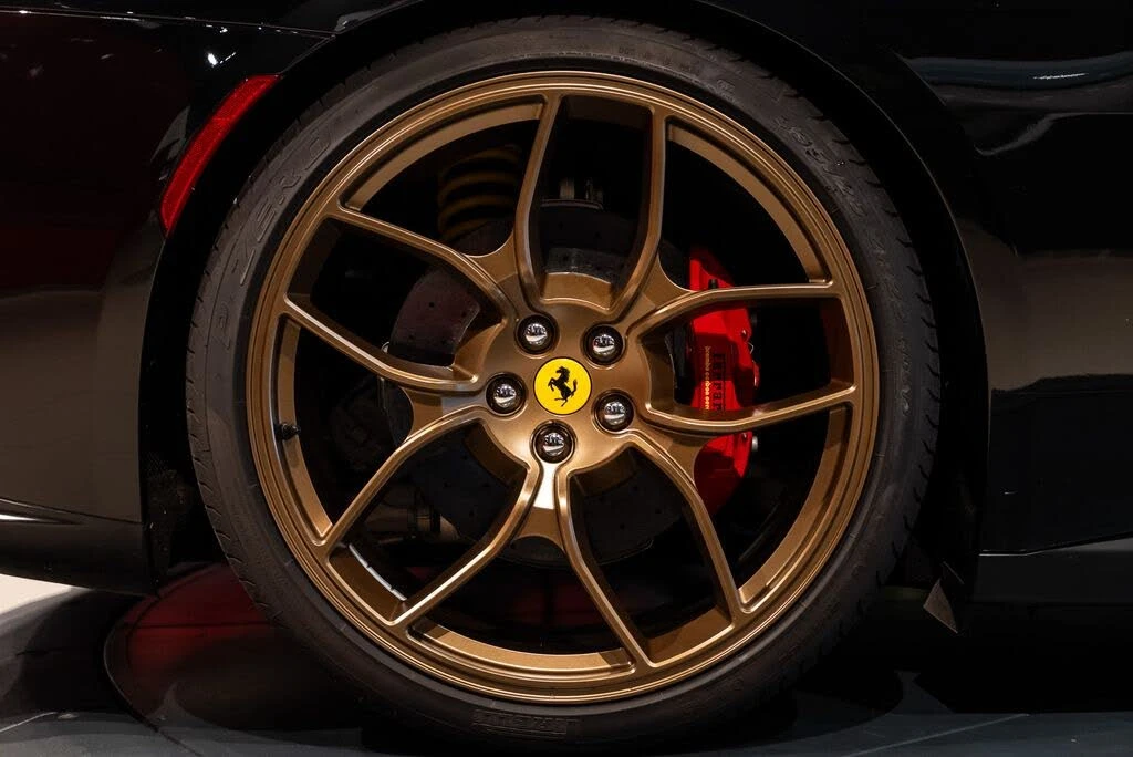 2018 Ferrari GTC4Lusso - Image 15 of 31