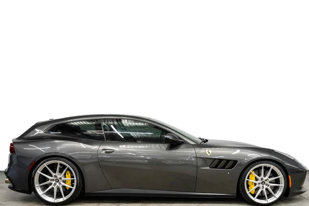 2018 Ferrari GTC4Lusso - Image 2 of 31