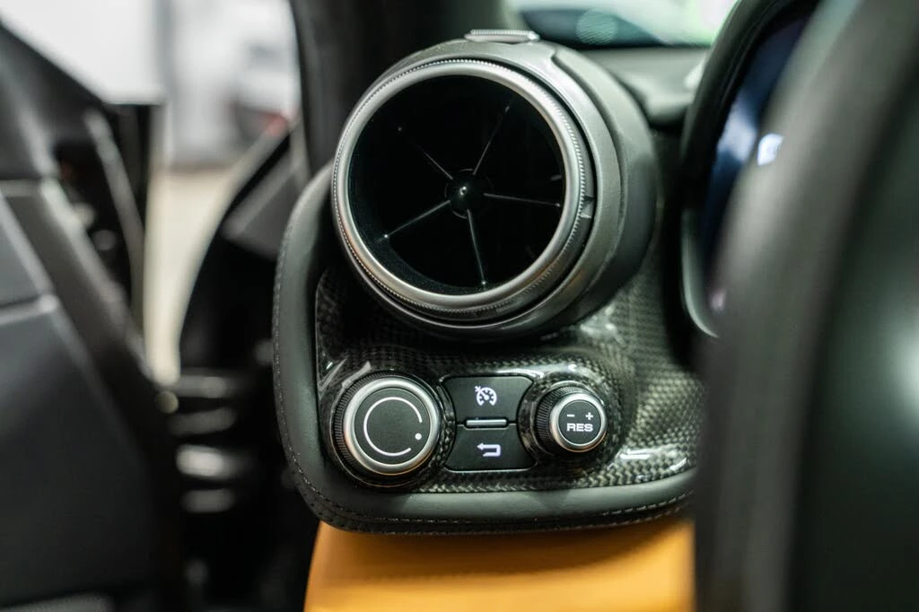 2018 Ferrari GTC4Lusso - Image 27 of 31
