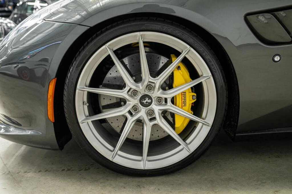 2018 Ferrari GTC4Lusso - Image 9 of 31