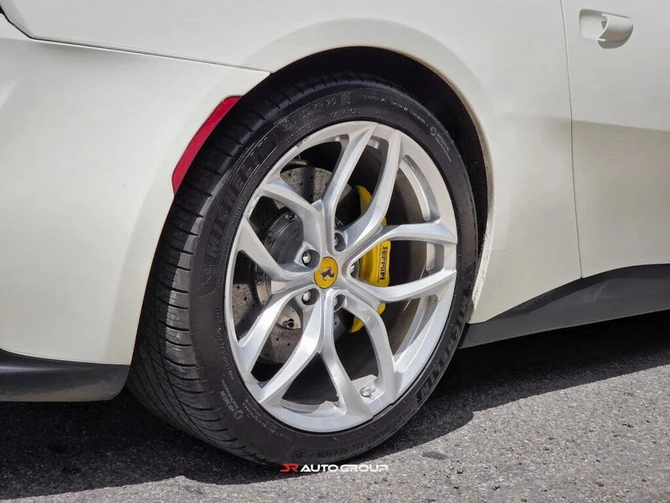 2018 Ferrari GTC4Lusso T - Image 16 of 31