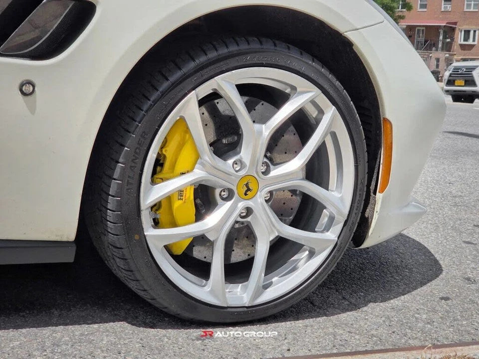 2018 Ferrari GTC4Lusso T - Image 14 of 31