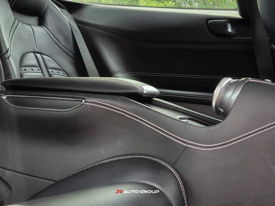 2018 Ferrari GTC4Lusso T - Image 30 of 31
