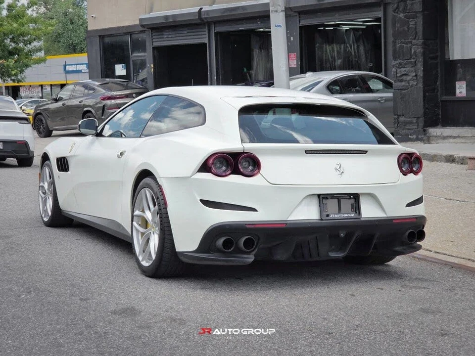 2018 Ferrari GTC4Lusso T - Image 9 of 31