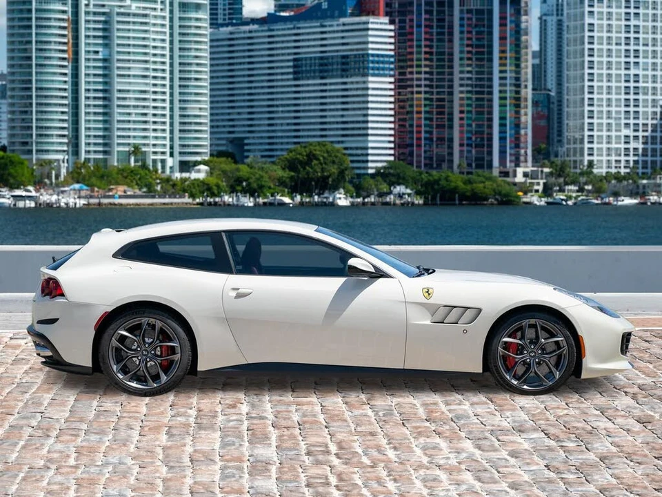 2018 Ferrari GTC4Lusso T - Image 11 of 31