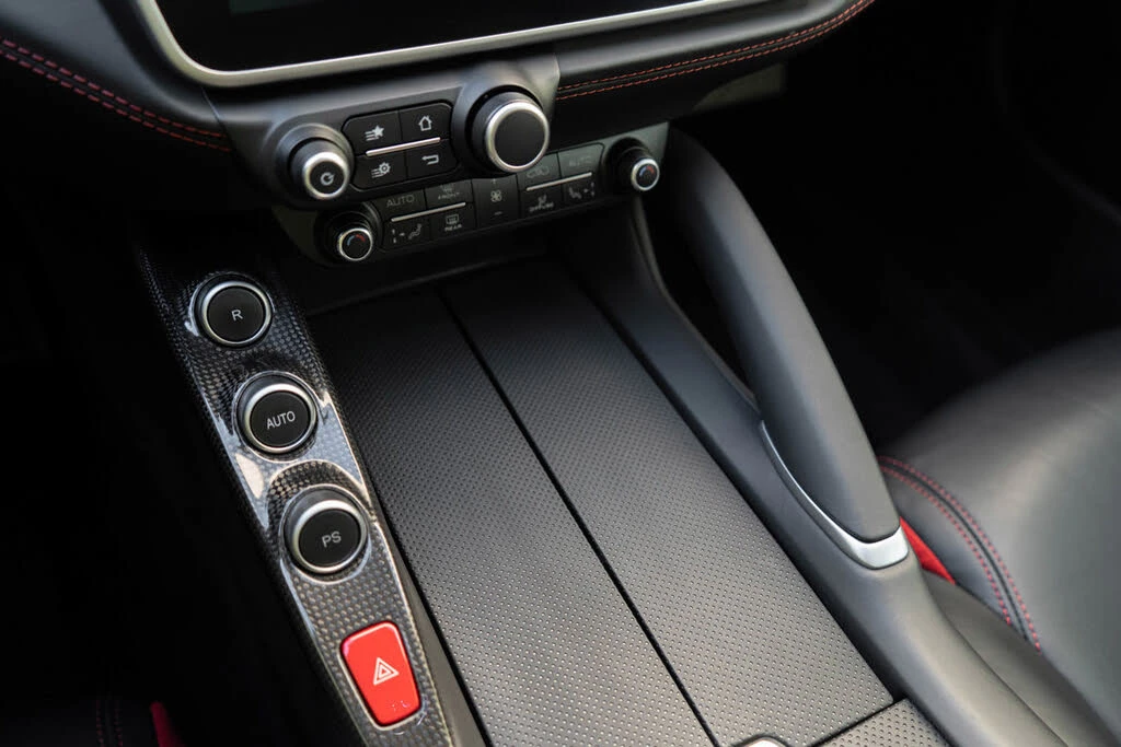 2018 Ferrari GTC4Lusso T - Image 26 of 31