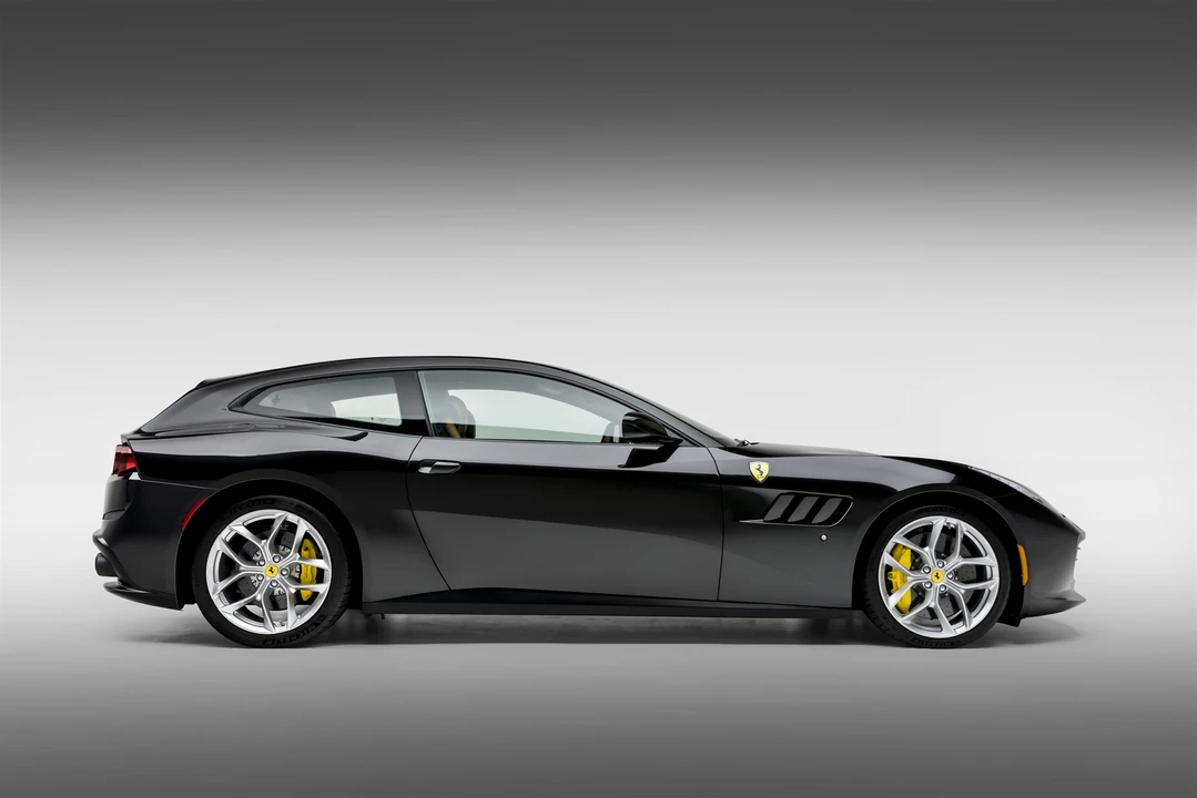 2018 Ferrari GTC4Lusso T - Image 9 of 31