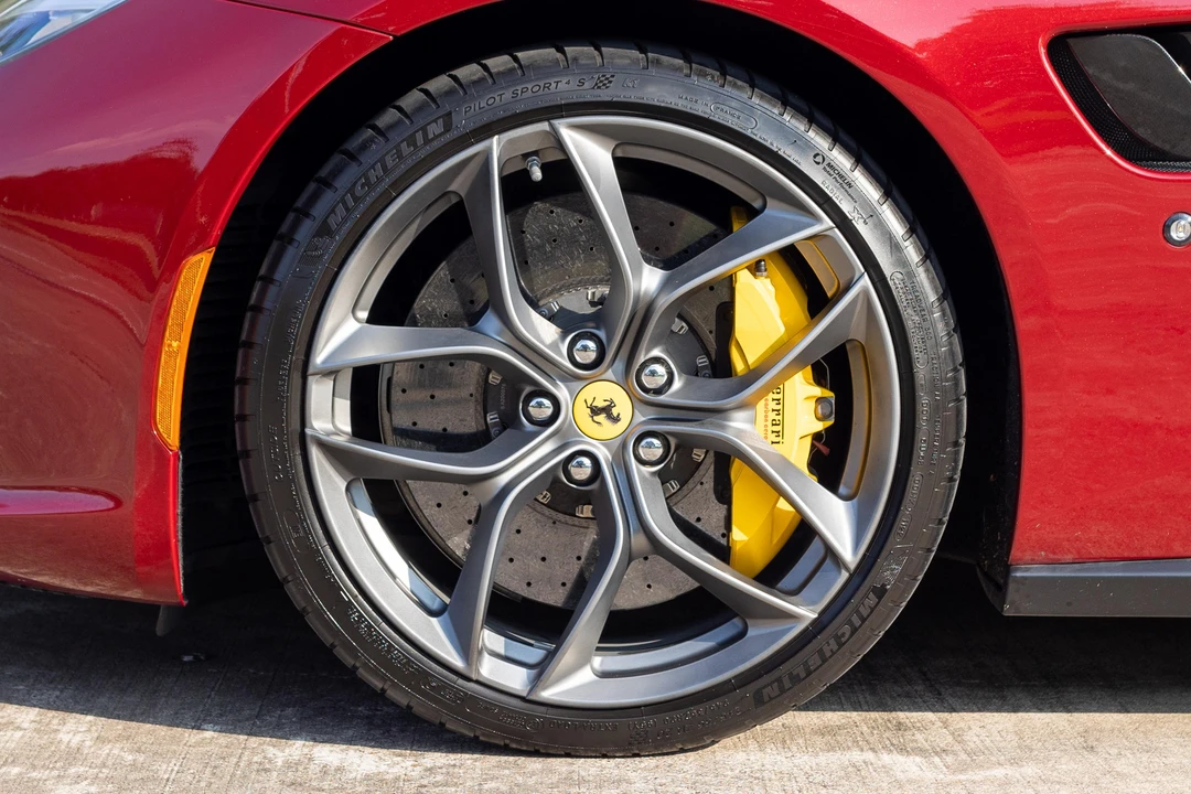 2018 Ferrari GTC4Lusso T - Image 23 of 31