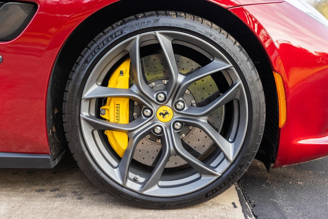 2018 Ferrari GTC4Lusso T - Image 27 of 31