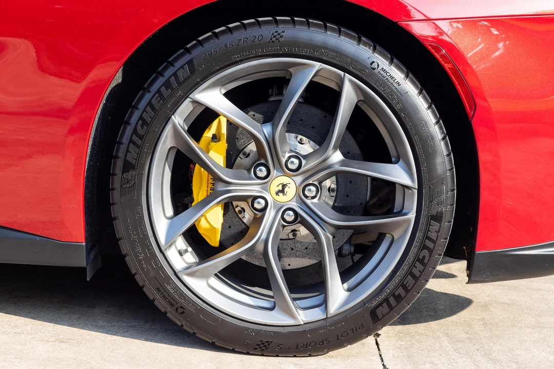 2018 Ferrari GTC4Lusso T - Image 25 of 31
