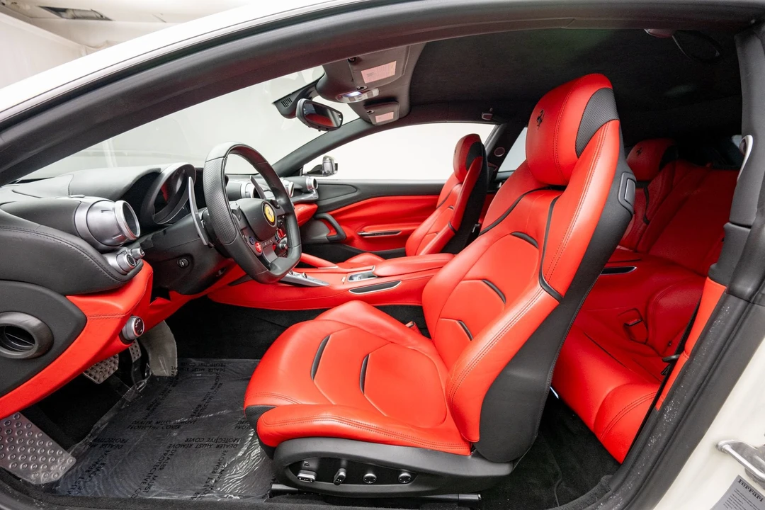 2018 Ferrari GTC4Lusso T - Image 12 of 31