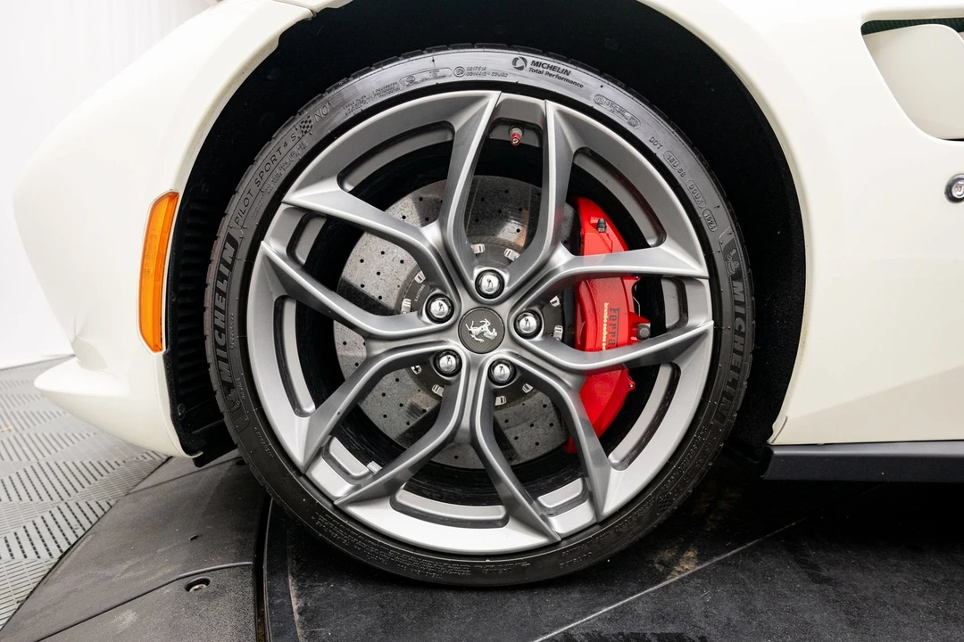 2018 Ferrari GTC4Lusso T - Image 27 of 31