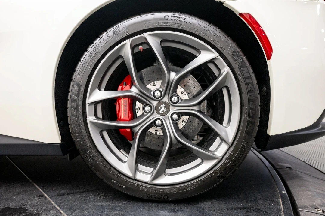 2018 Ferrari GTC4Lusso T - Image 28 of 31