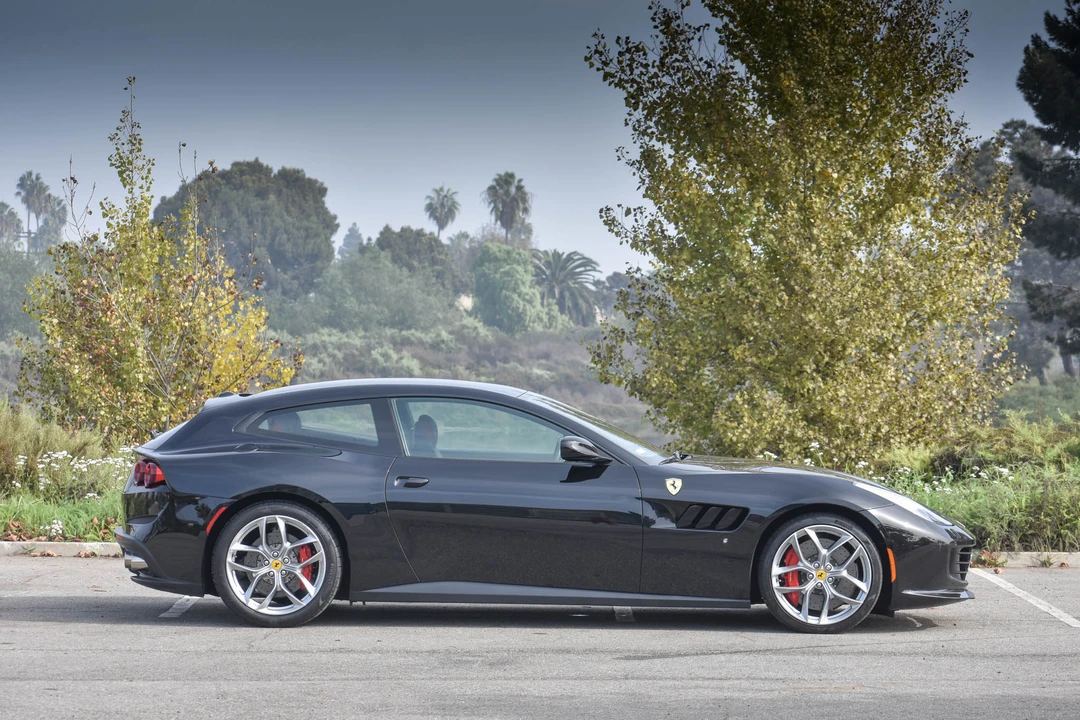 2018 Ferrari GTC4Lusso T - Image 18 of 31